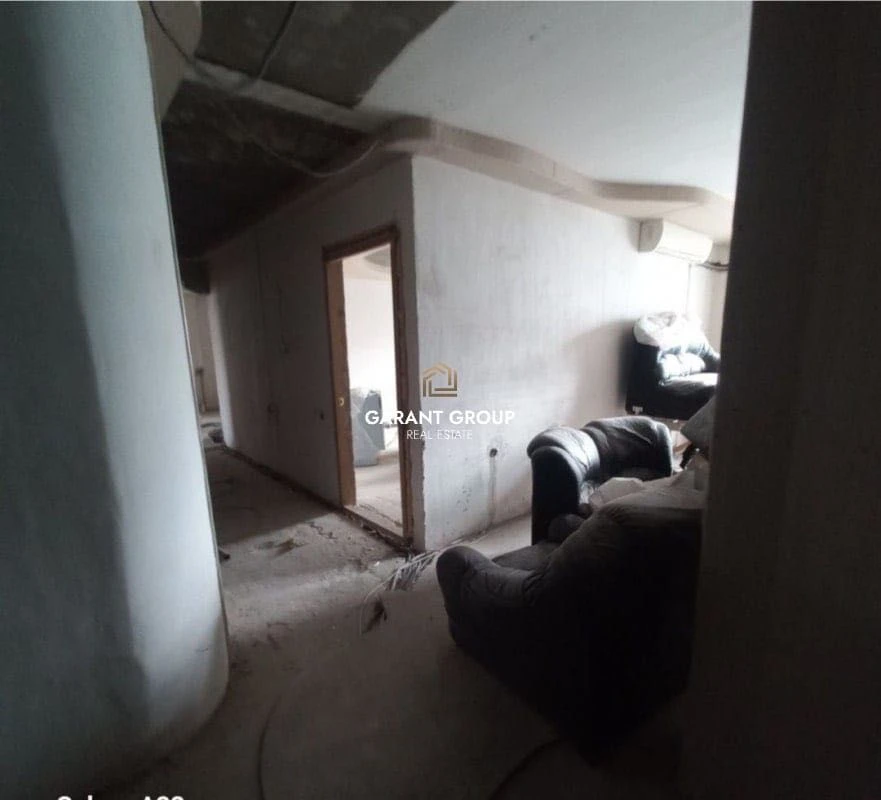 Spacious 4-bedroom apartment in Odesa