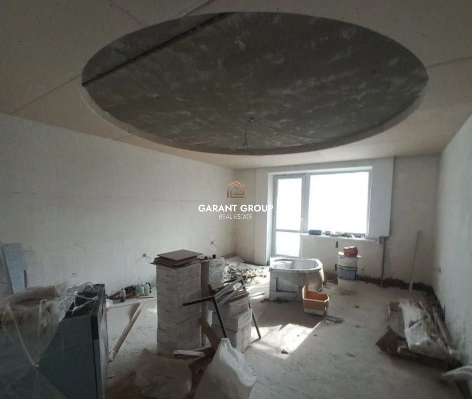 Spacious 4-bedroom apartment in Odesa