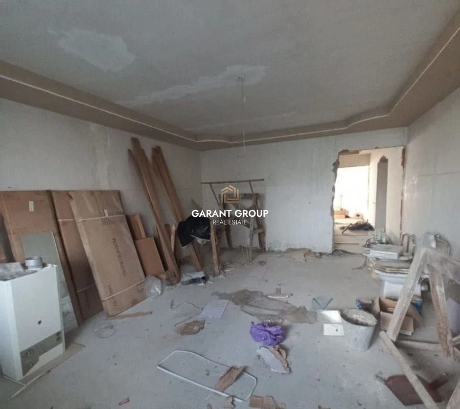 Spacious 4-bedroom apartment in Odesa