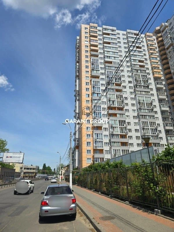 Трехкомнатная квартира в ЖК "Апельсин"
