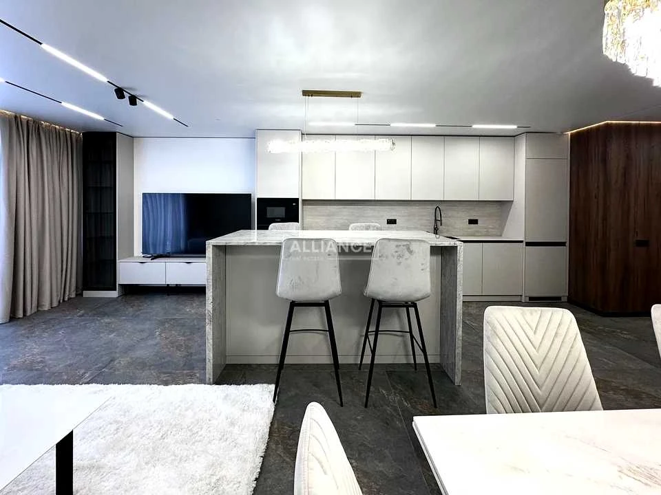 Apartment. Ivano-Frankivsk, Romana Levytskyi Street