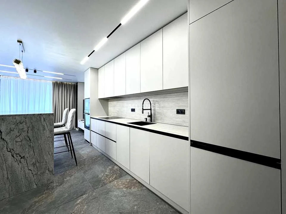 Apartment. Ivano-Frankivsk, Romana Levytskyi Street