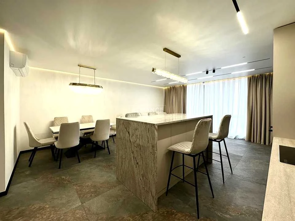 Apartment. Ivano-Frankivsk, Romana Levytskyi Street