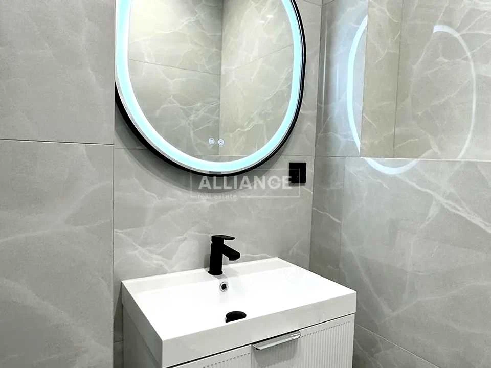 Apartment. Ivano-Frankivsk, Romana Levytskyi Street
