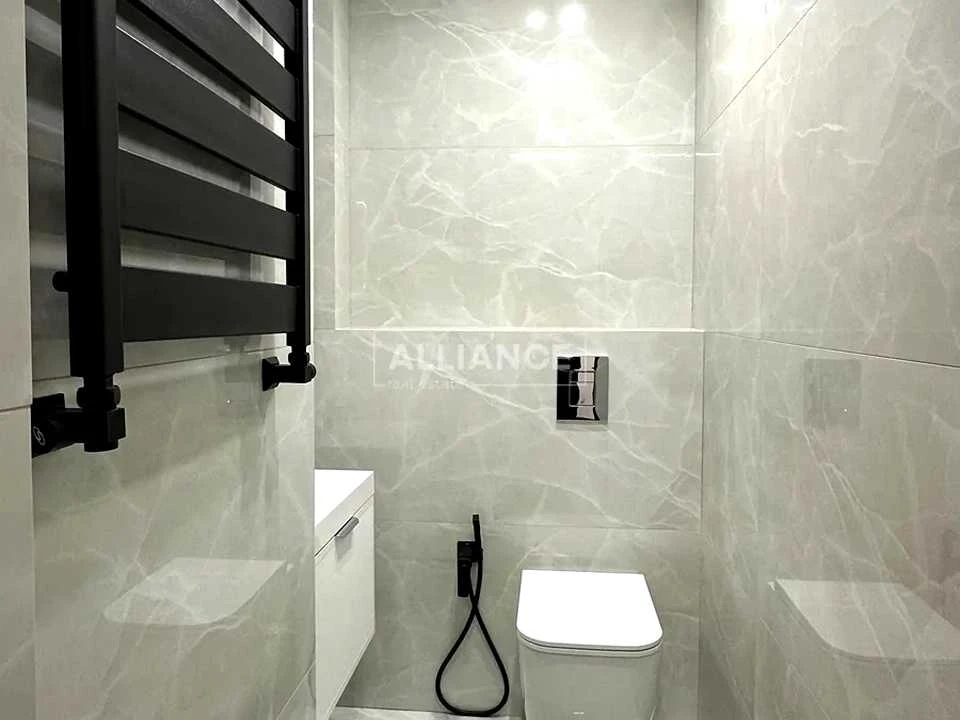 Apartment. Ivano-Frankivsk, Romana Levytskyi Street