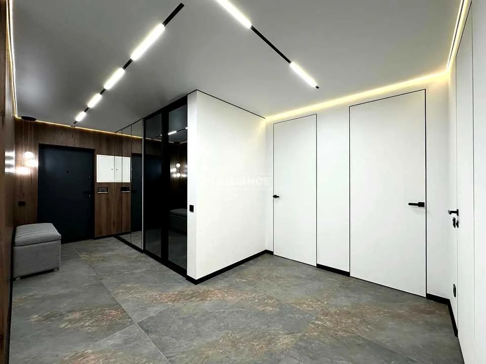 Apartment. Ivano-Frankivsk, Romana Levytskyi Street