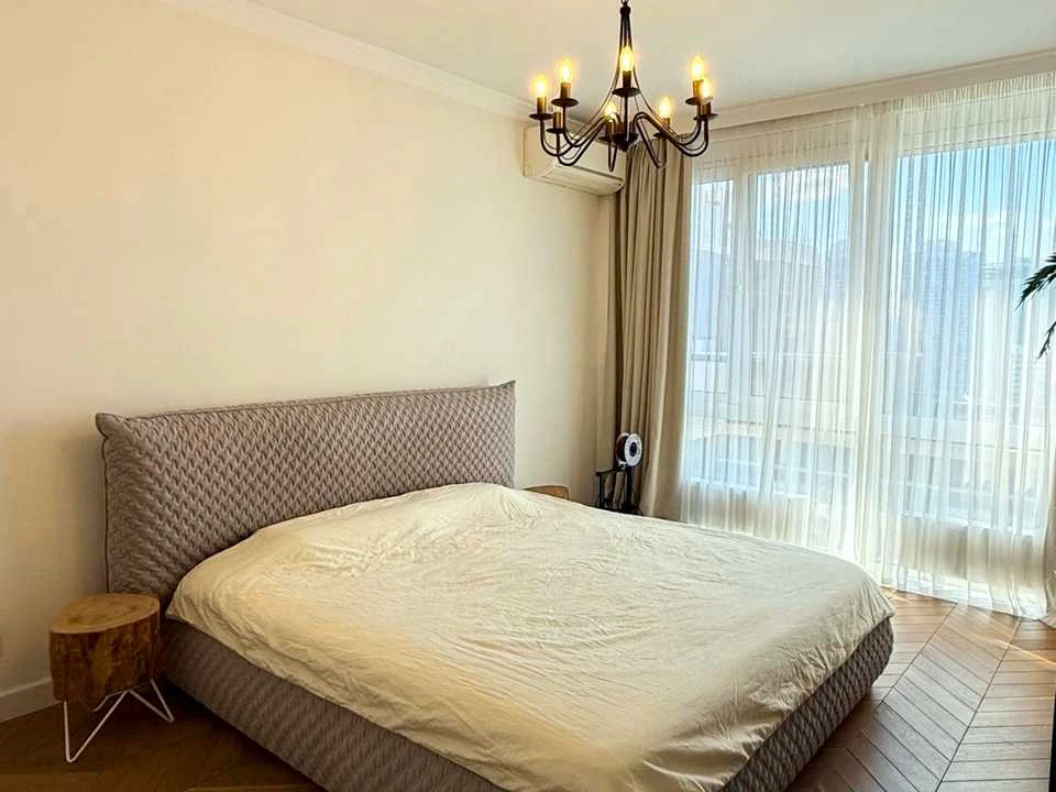 Квартира. Київ, Золотоустівська вулиця
