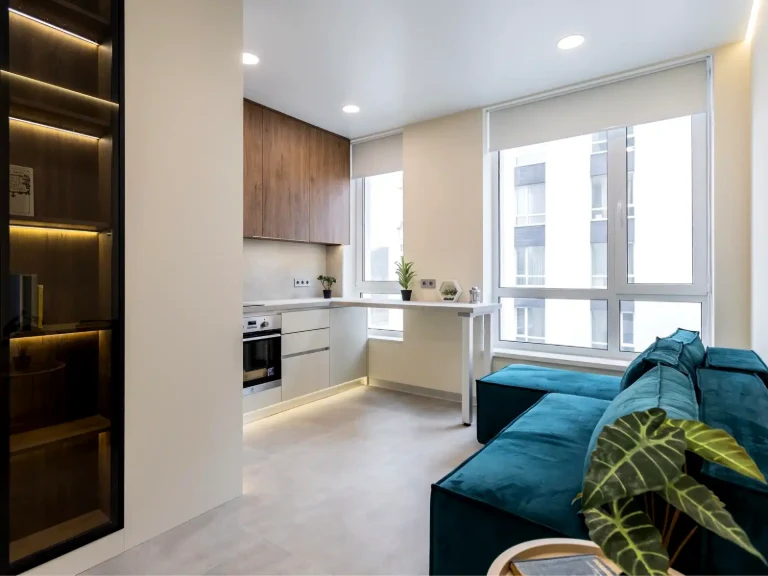 Rent 1-bedroom apartment 40 sq m, 8th floor.