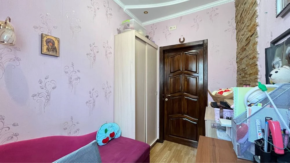 Продаж будинку,вул Академіка Іваненка(Чарлигіна)17