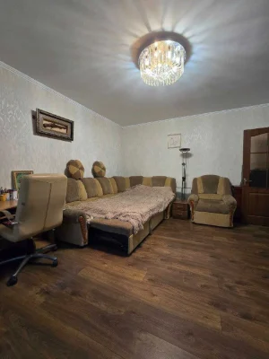 Срочно продаю! Квартиру-студію\вулиця Кримська\Перший поверх
