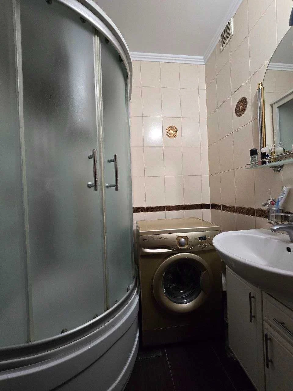 Срочно продаю! Квартиру-студію\вулиця Кримська\Перший поверх
