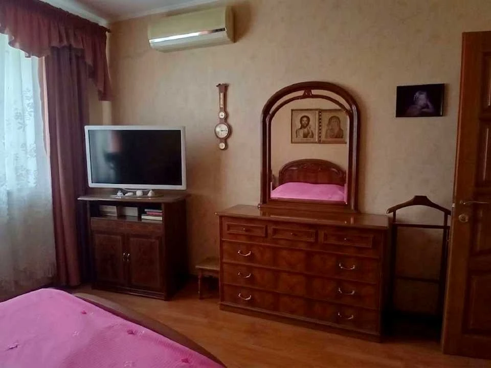 Квартира. Київ, Автозаводська вулиця