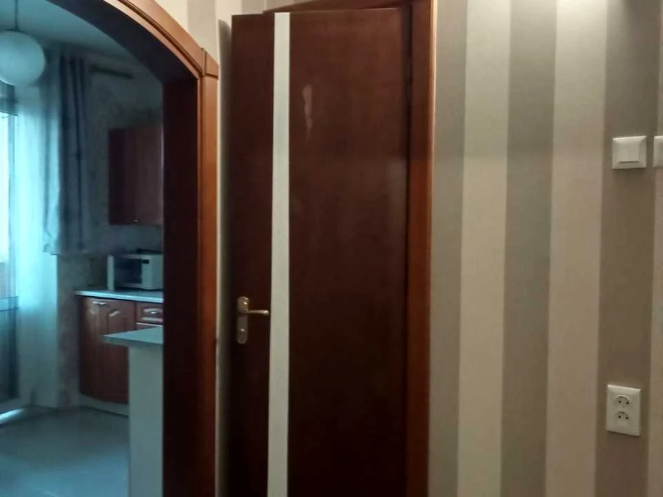 Квартира. Драгоманова ул., Киев