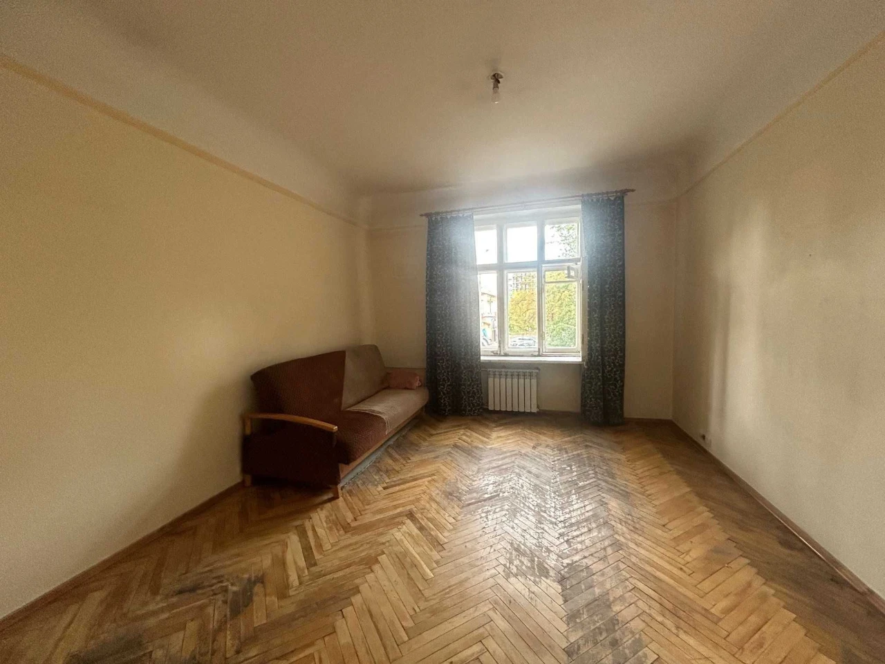 продаж 2кім сталінка Дарницький район Харьковське шосе Дарни