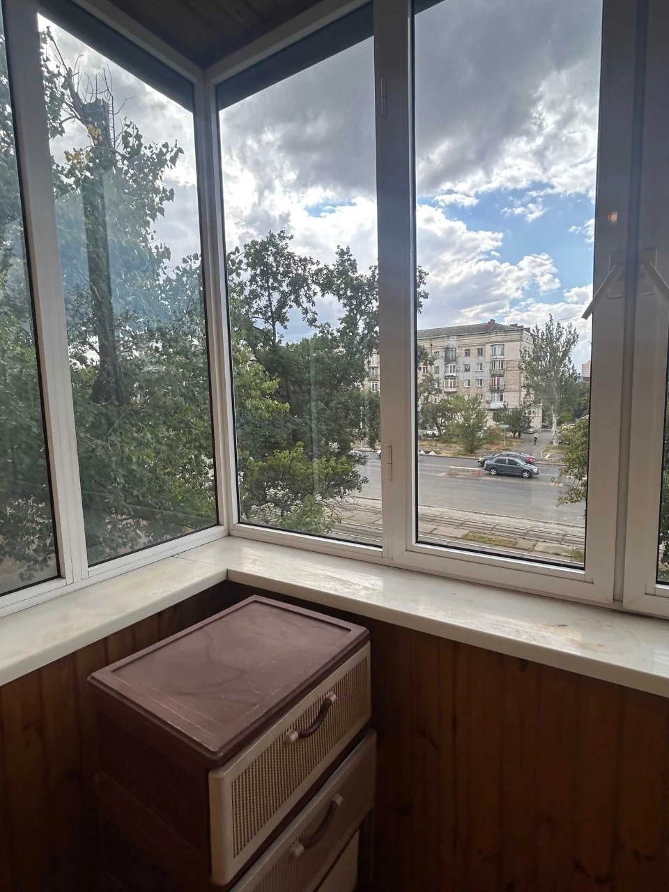 продаж 2кім сталінка Дарницький район Харьковське шосе Дарни