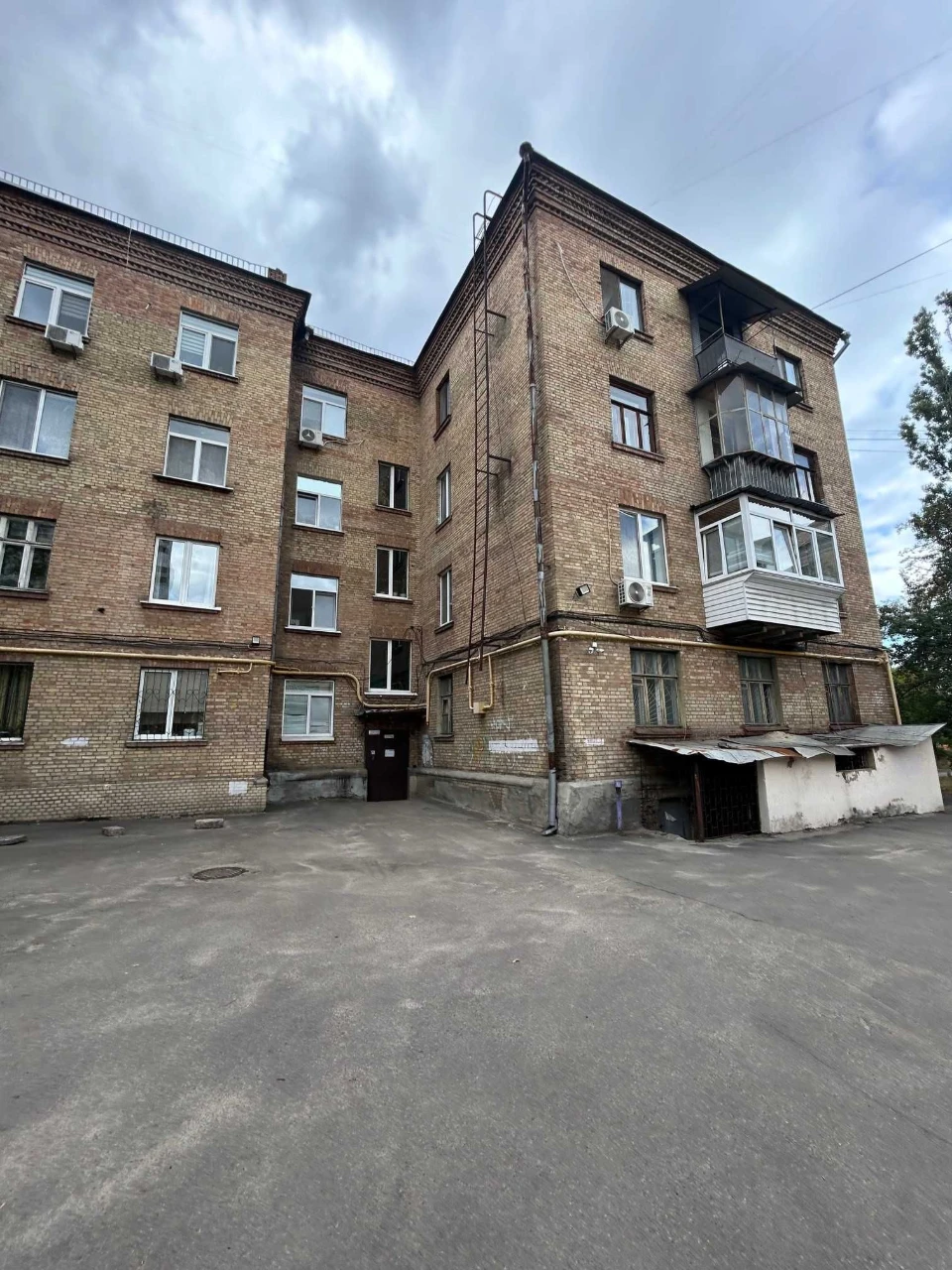 продаж 2кім сталінка Дарницький район Харьковське шосе Дарни