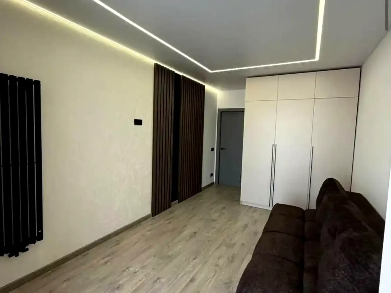 Sale of a 2-room apartment 60.1 sq m 13/15 floor