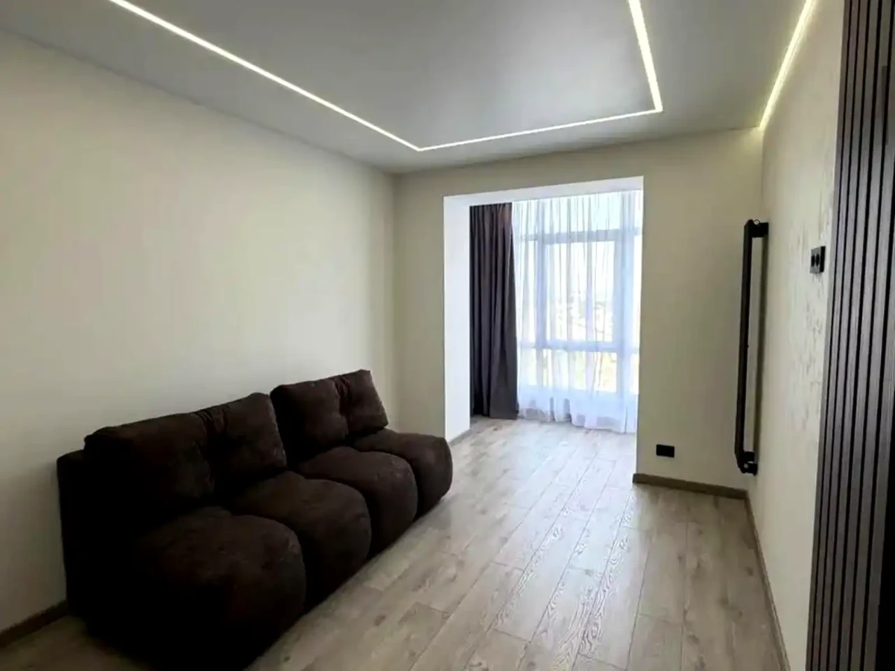 Sale of a 2-room apartment 60.1 sq m 13/15 floor