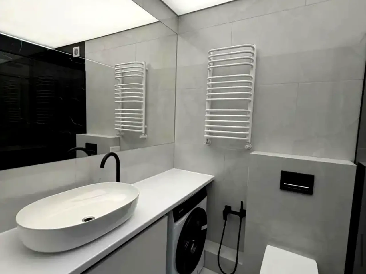 Sale of a 2-room apartment 60.1 sq m 13/15 floor