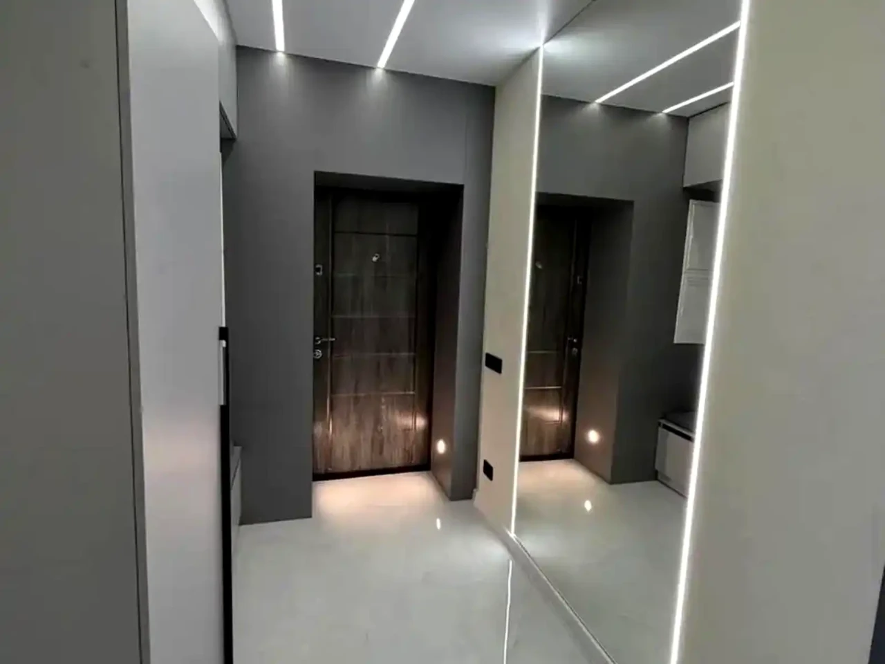 Sale of a 2-room apartment 60.1 sq m 13/15 floor