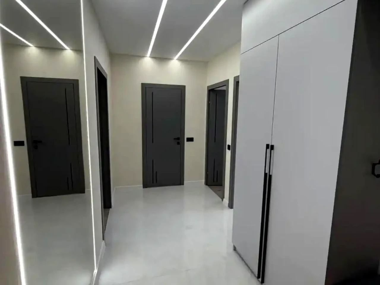 Sale of a 2-room apartment 60.1 sq m 13/15 floor