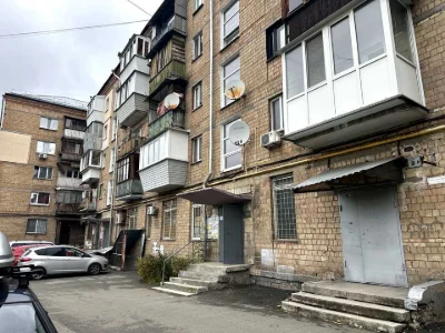 Apartment. Kharkivse Shose, Kyiv