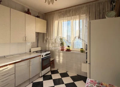 Apartment, 2 rooms. Good condition. Red Rowan Avenue, 25, Troyeshchin