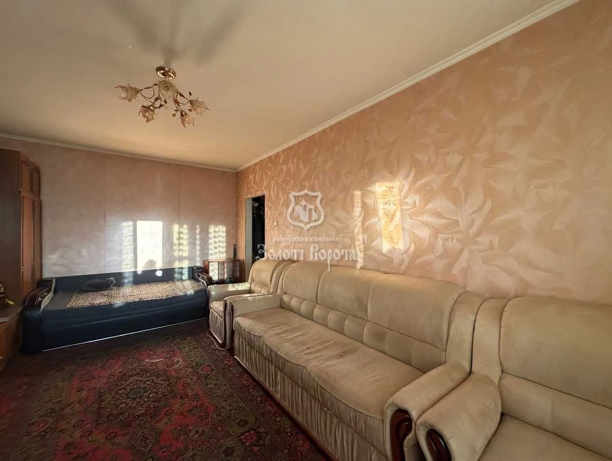 Apartment, 2 rooms. Good condition. Red Rowan Avenue, 25, Troyeshchin
