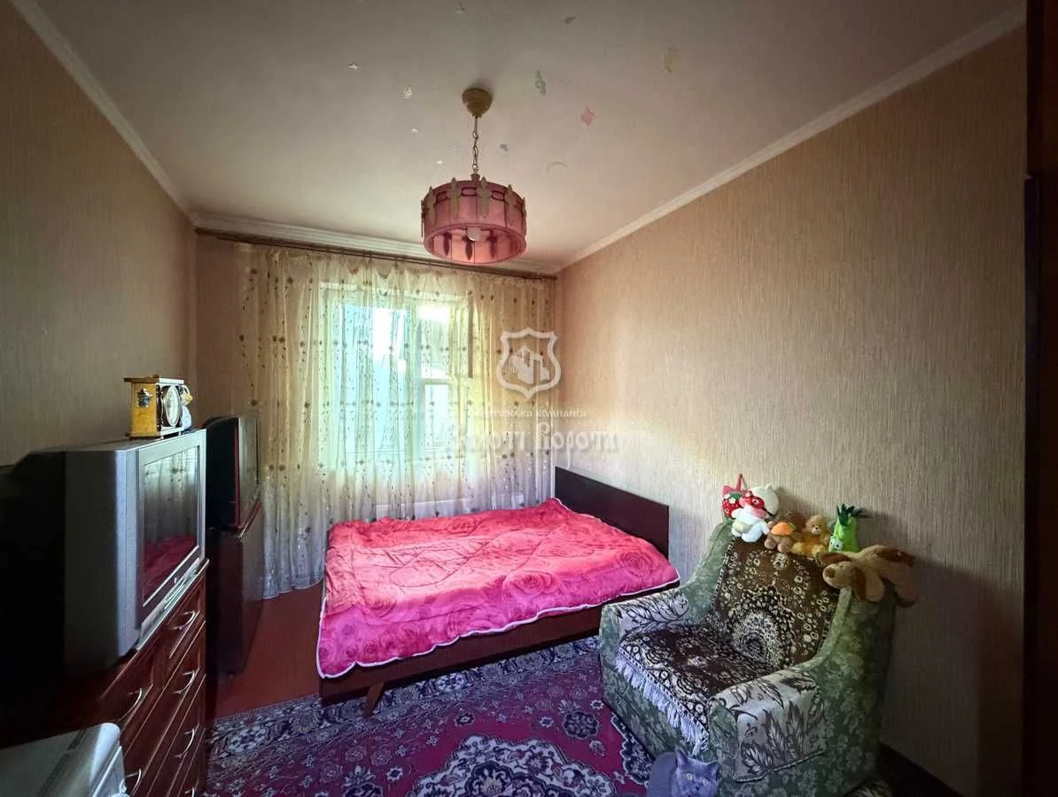Apartment, 2 rooms. Good condition. Red Rowan Avenue, 25, Troyeshchin