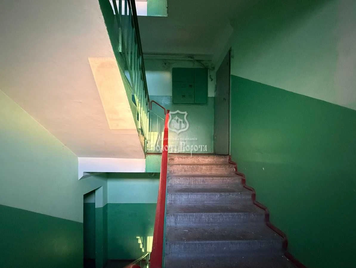 Apartment, 2 rooms. Good condition. Red Rowan Avenue, 25, Troyeshchin