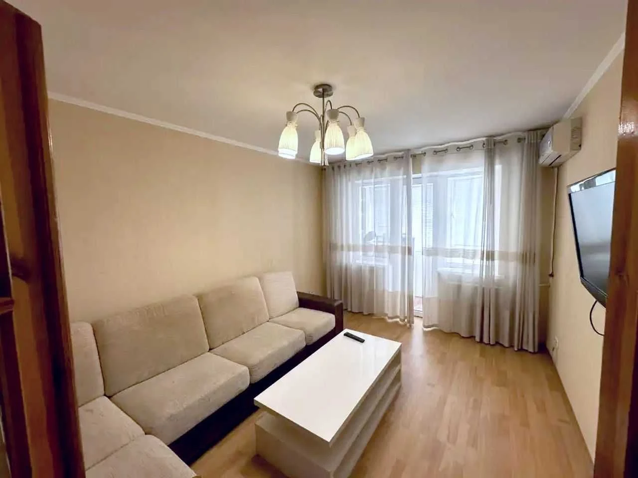 For sale 3-room apartment with renovation, Slobodzhansky Avenue / Kalinova Street