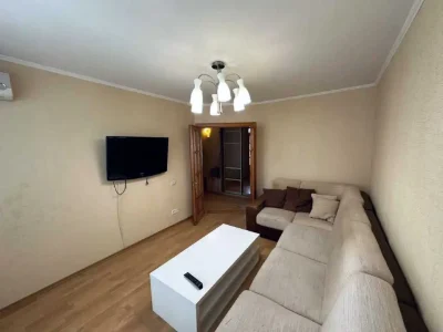 For sale 3-room apartment with renovation, Slobodzhansky Avenue / Kalinova Street