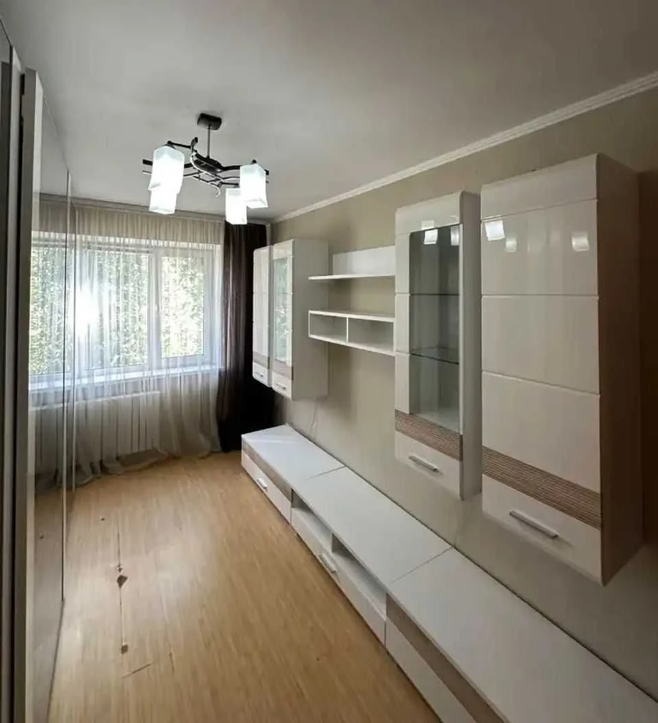 For sale 3-room apartment with renovation, Slobodzhansky Avenue / Kalinova Street