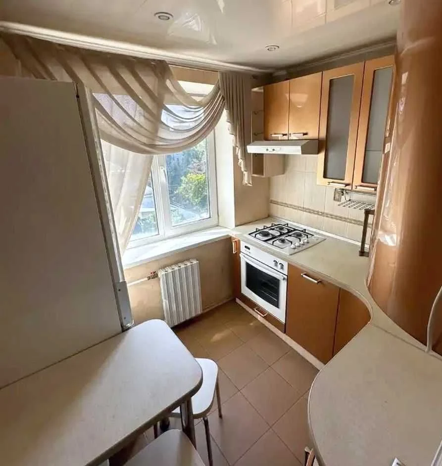 For sale 3-room apartment with renovation, Slobodzhansky Avenue / Kalinova Street