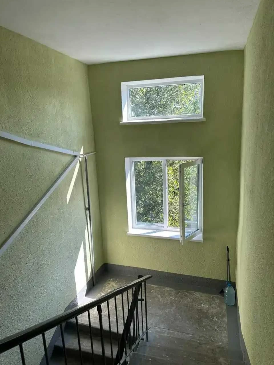 For sale 3-room apartment with renovation, Slobodzhansky Avenue / Kalinova Street
