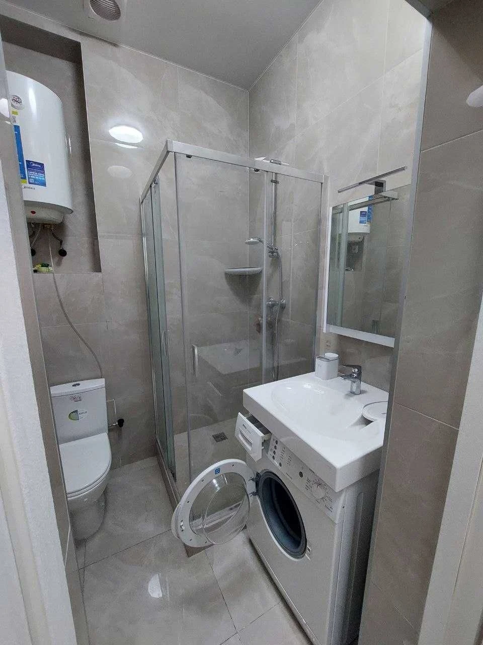 Renaissance Residence, Onilovo Street, divided into three apartments.
