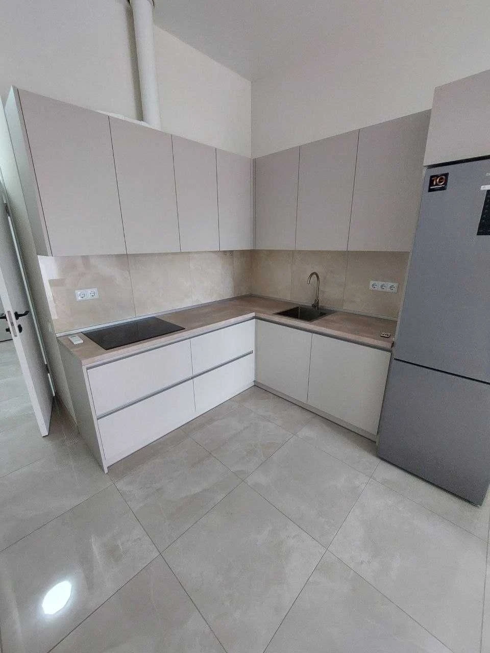 Renaissance Residence, Onilovo Street, divided into three apartments.