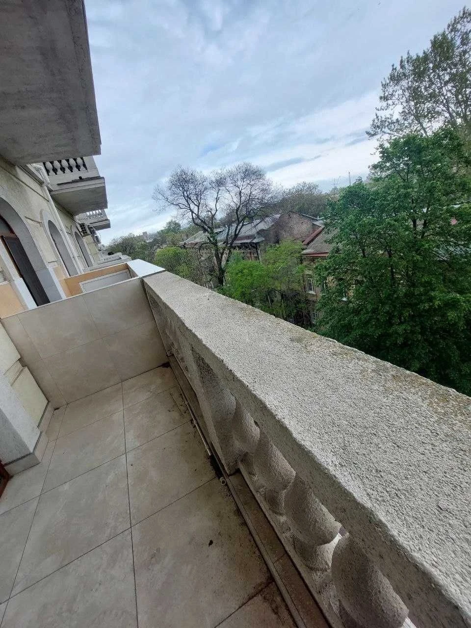 Renaissance Residence, Onilovo Street, divided into three apartments.