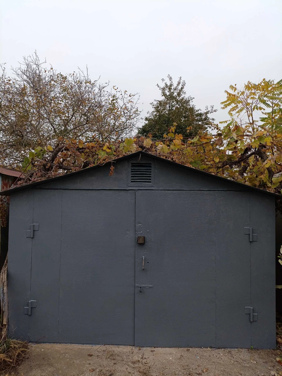 For Sale: Metal Garage