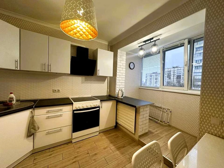 Apartment. Metropolitan Vasily Lipkivsky Street, Kyiv