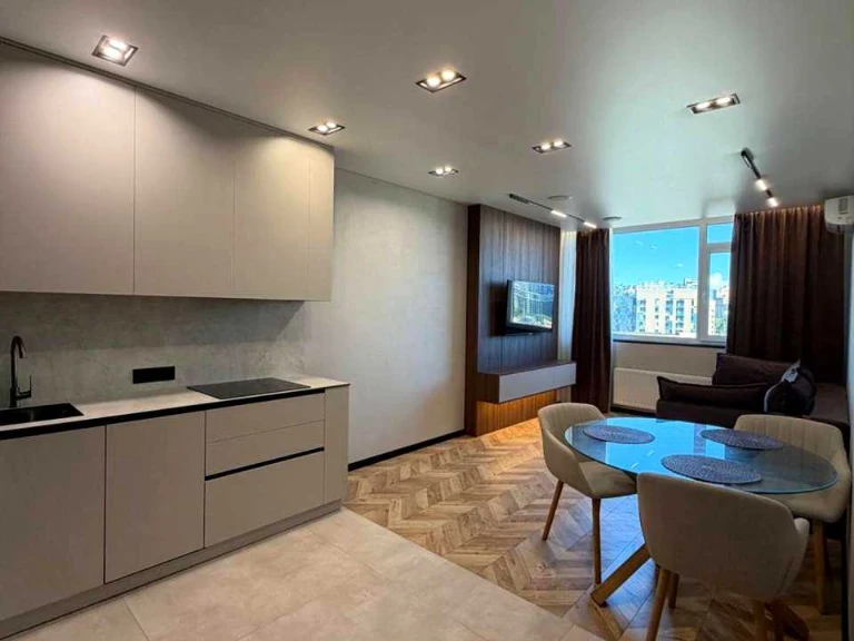 Apartment. Kyiv, Berezaysky Prospect.