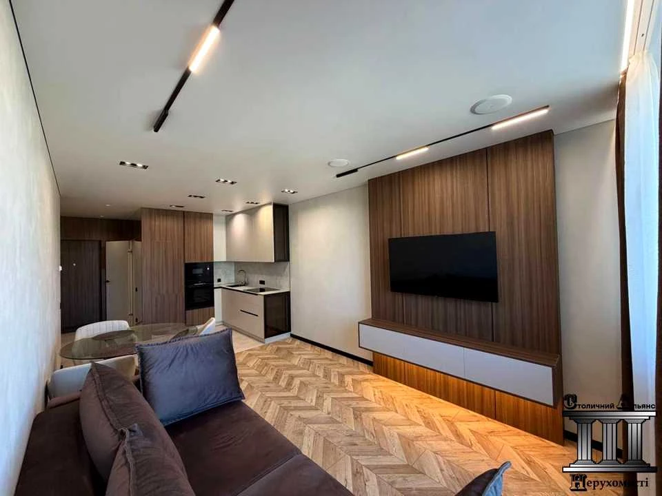 Apartment. Kyiv, Berezaysky Prospect.