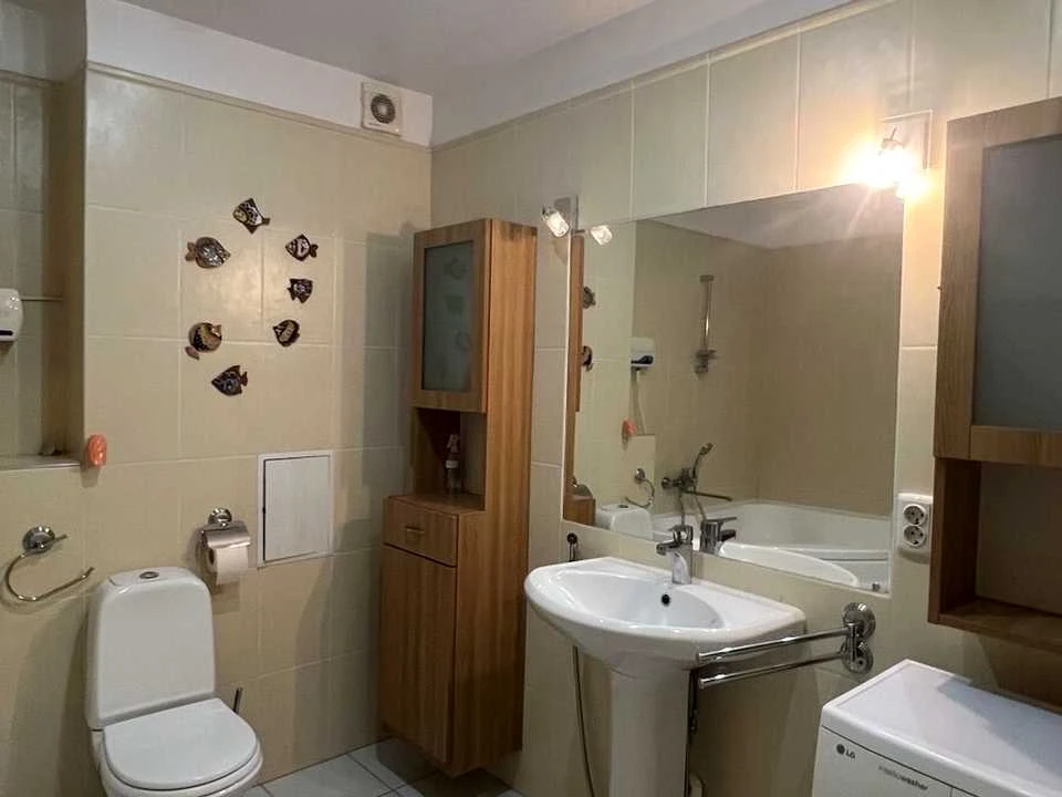 Apartment. Dragomannova Street, Kyiv