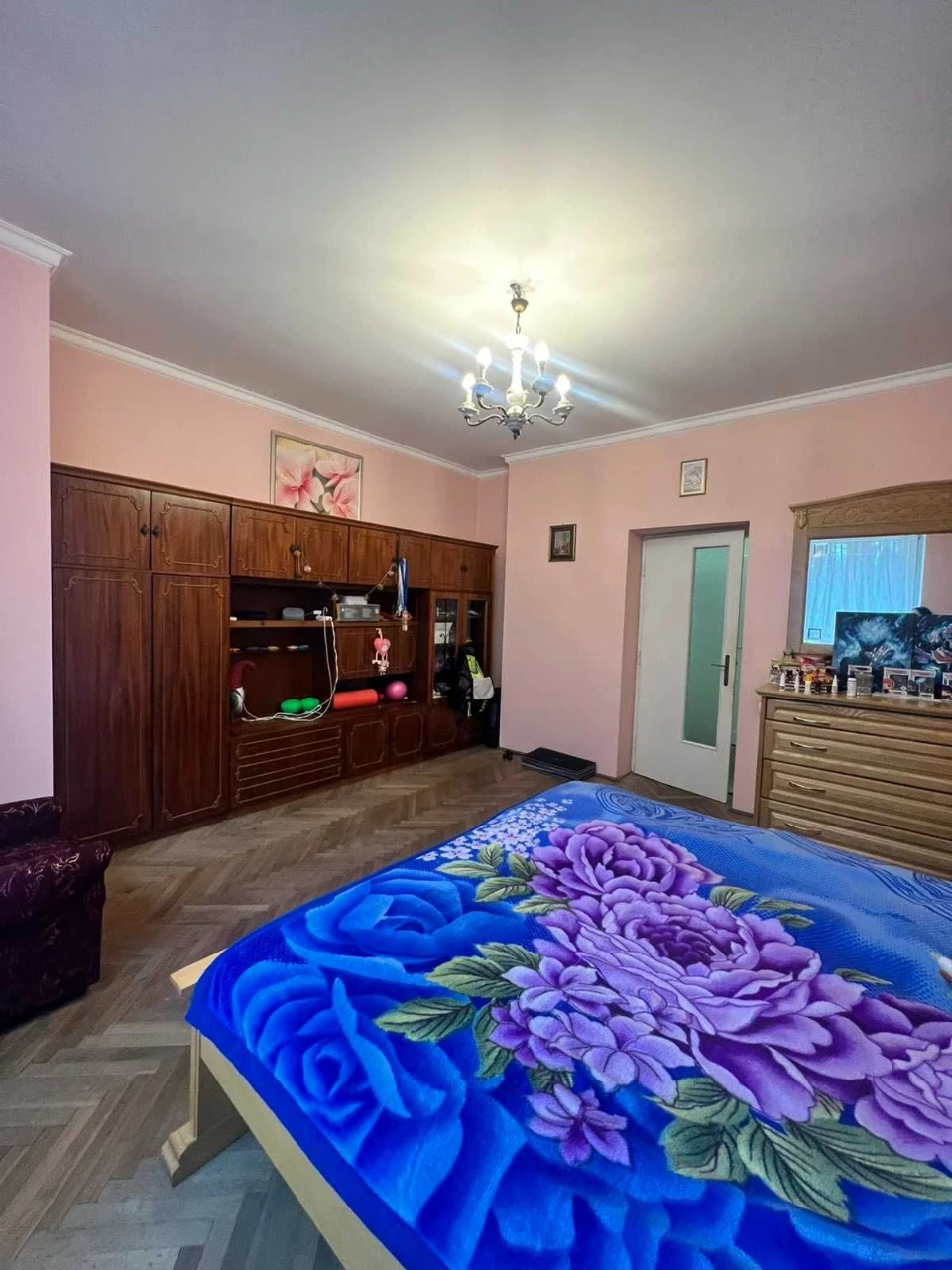 Sale of a 3-bedroom apartment on Heroes of Maydan Street