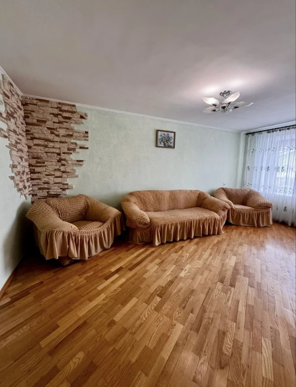 Sale of a 3-room apartment 71 sq m, brick house, Autonomous