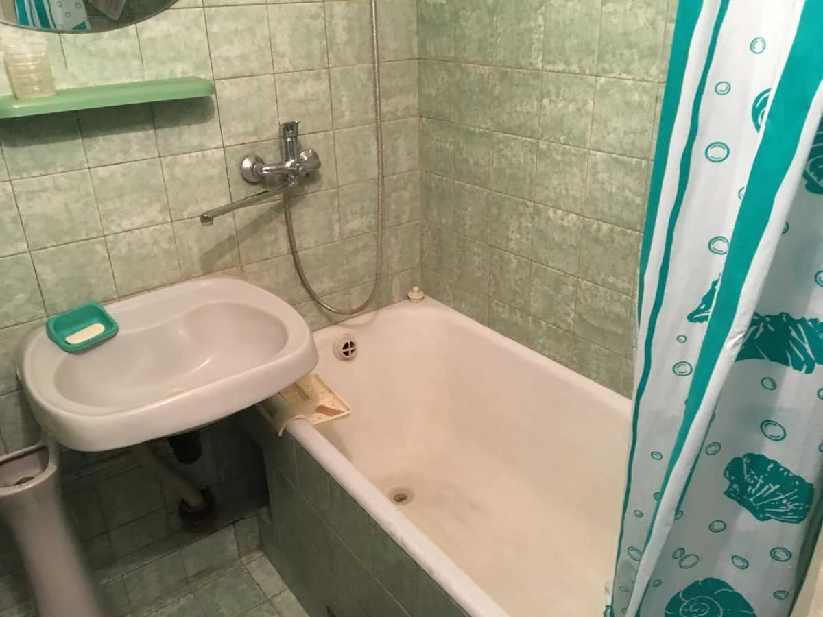 Rent one-room apartment (32 sq m) in Kyiv, Desniansky district