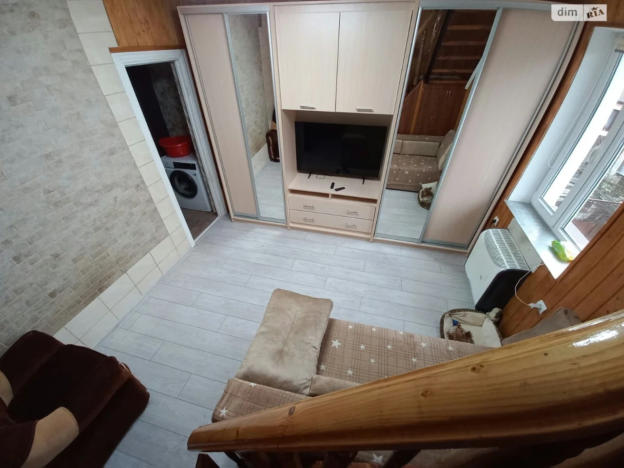 For Sale: Dubove House
