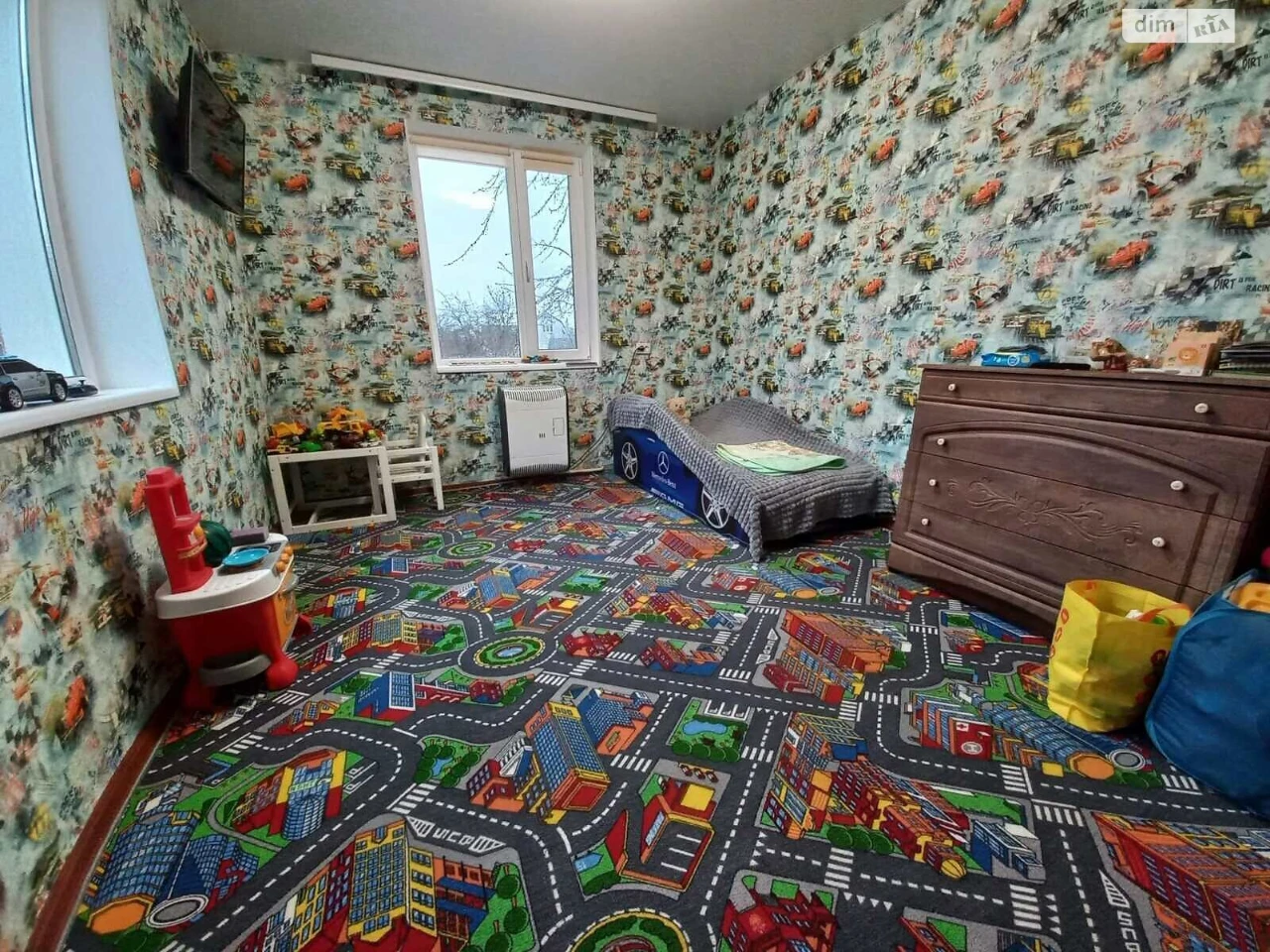 For Sale: Dubove House