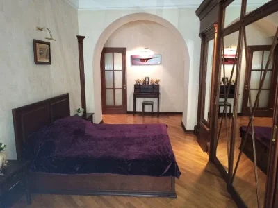 I will rent a 4-room apartment, ul. Pasteur Ukrainian Theater Novy Bazaar Center