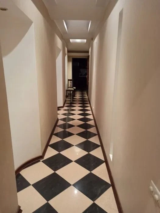 I will rent a 4-room apartment, ul. Pasteur Ukrainian Theater Novy Bazaar Center